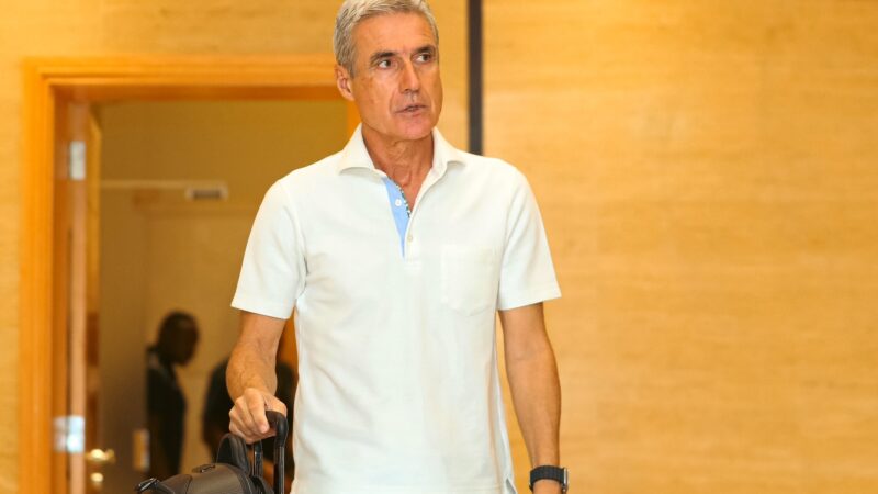 Grêmio encaminha acerto com o técnico Luís Castro