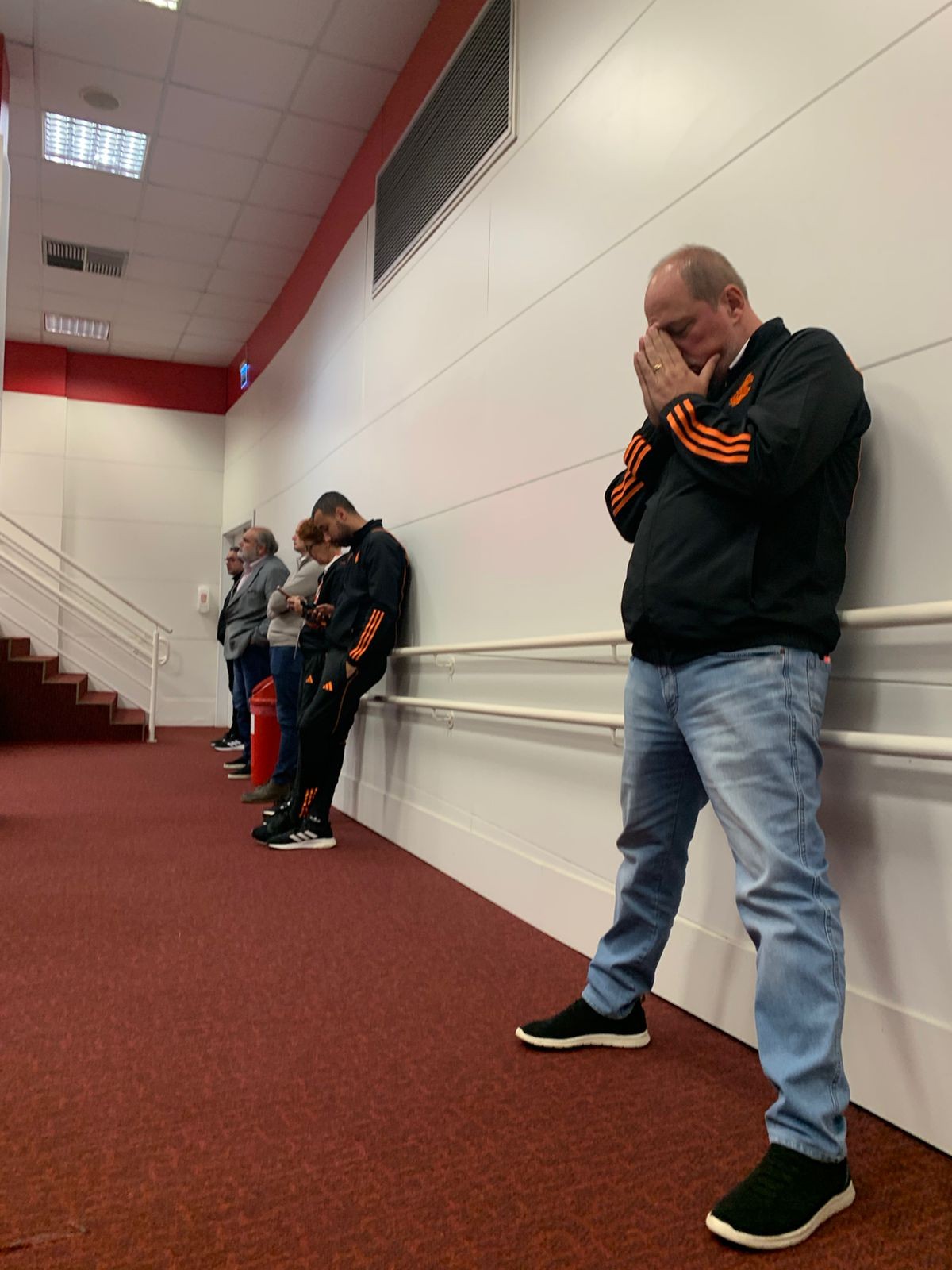 À beira do rebaixamento, Inter luta por sobrevivência em decisão que vale R$ 145 milhões; entenda