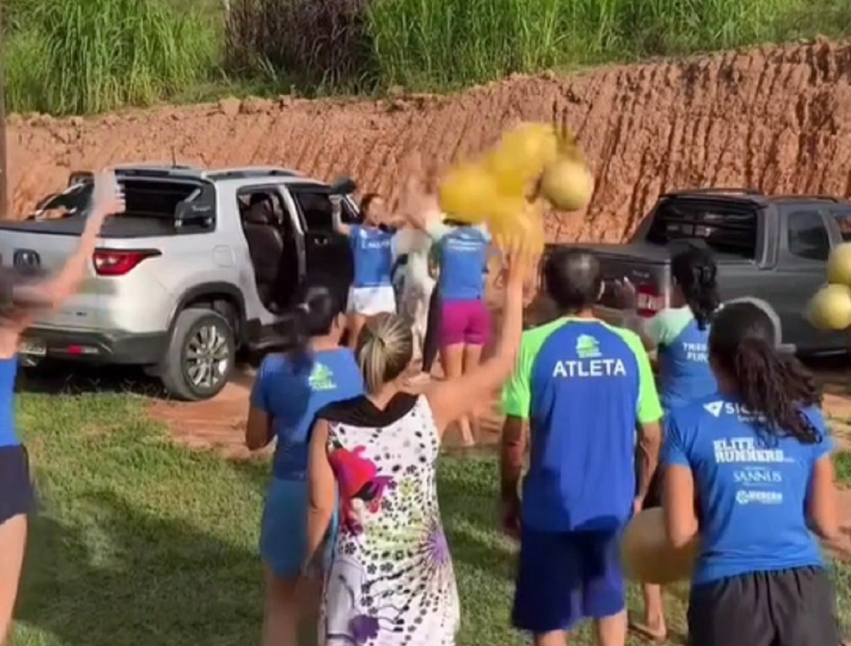 Com Tema da Vitória e festa, campeã da Volta da Pampulha é recebida no interior de MG; vídeo