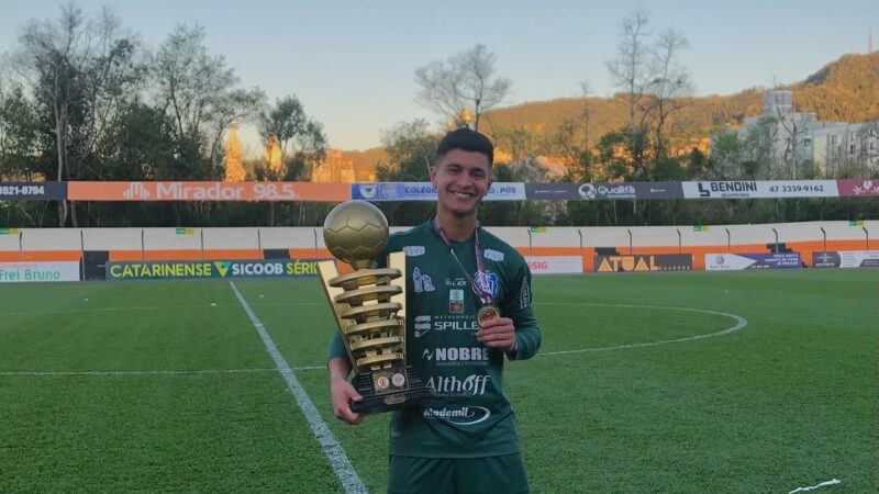 Barra contrata goleiro destaque do Campeonato Catarinense 2025