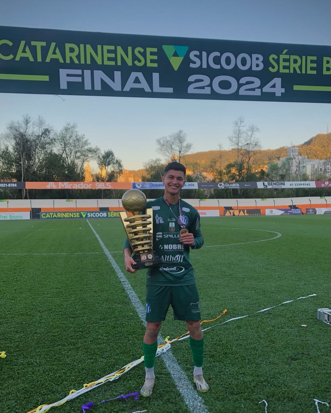 Barra contrata goleiro destaque do Campeonato Catarinense 2025