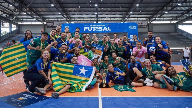 Atlético-PI realiza evento na Arena Verdão com exposição da Taça do Campeonato Brasileiro de Futsal