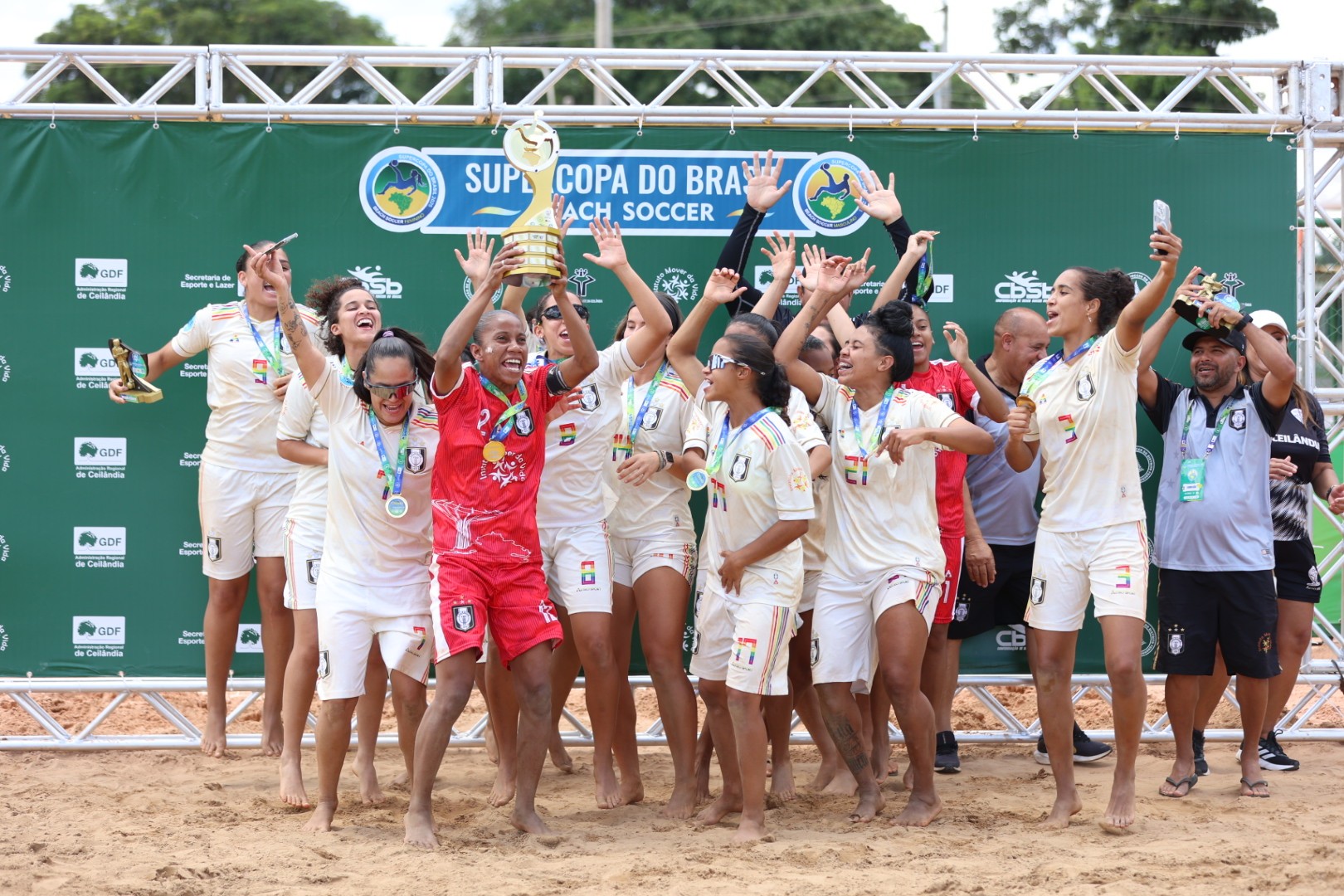 Ceilândia conquista o título feminino da Supercopa do Brasil de Beach Soccer
