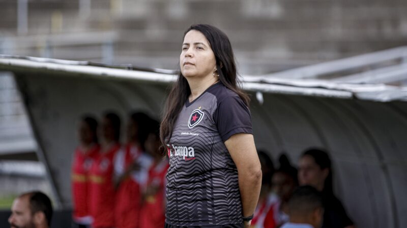 Gleide Costa não é mais técnica do time feminino do Botafogo-PB