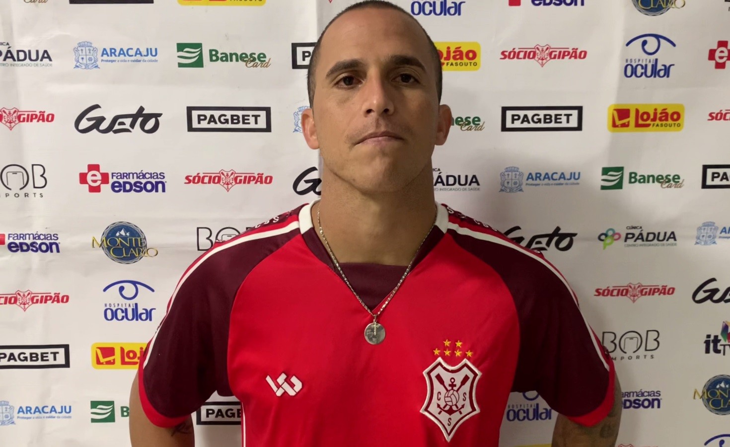 Após anunciar aposentadoria, Birungueta chega a acordo será auxiliar técnico do Sergipe