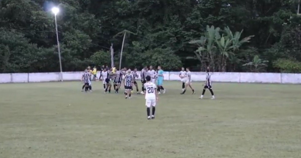 Pancadaria marca final da disputa da Copa Santarém entre São Raimundo e São Francisco; veja vídeo