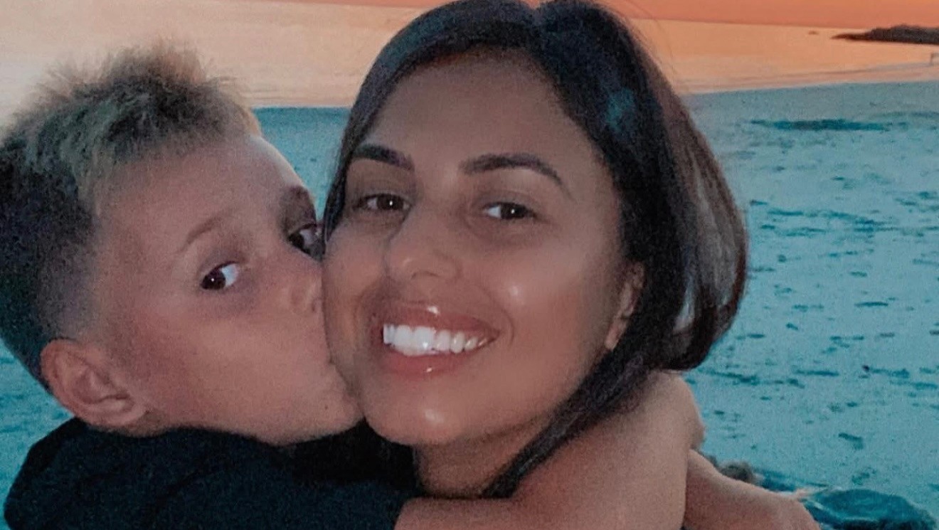 Brasileira mãe do sobrinho da porta-voz de Trump ganha direito a liberdade sob fiança, diz jornal