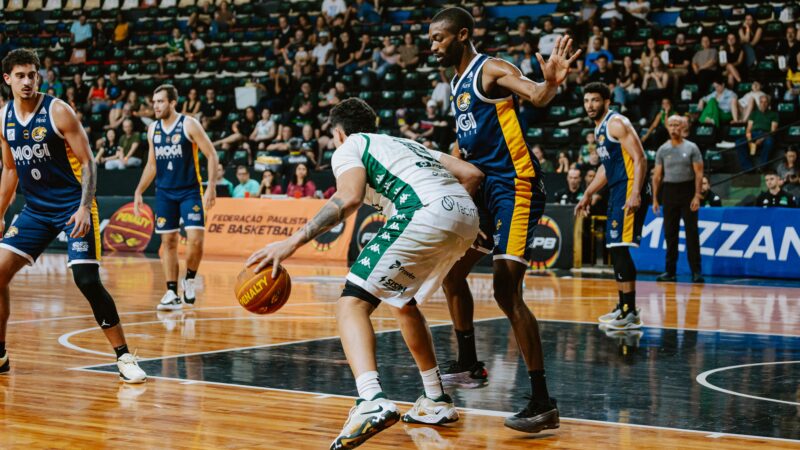 Bauru recebe o Mogi tentando subir na tabela do NBB