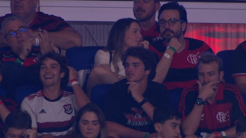 Rubro-negro assumido, João Fonseca marca presença no Maracanã em jogo do Flamengo