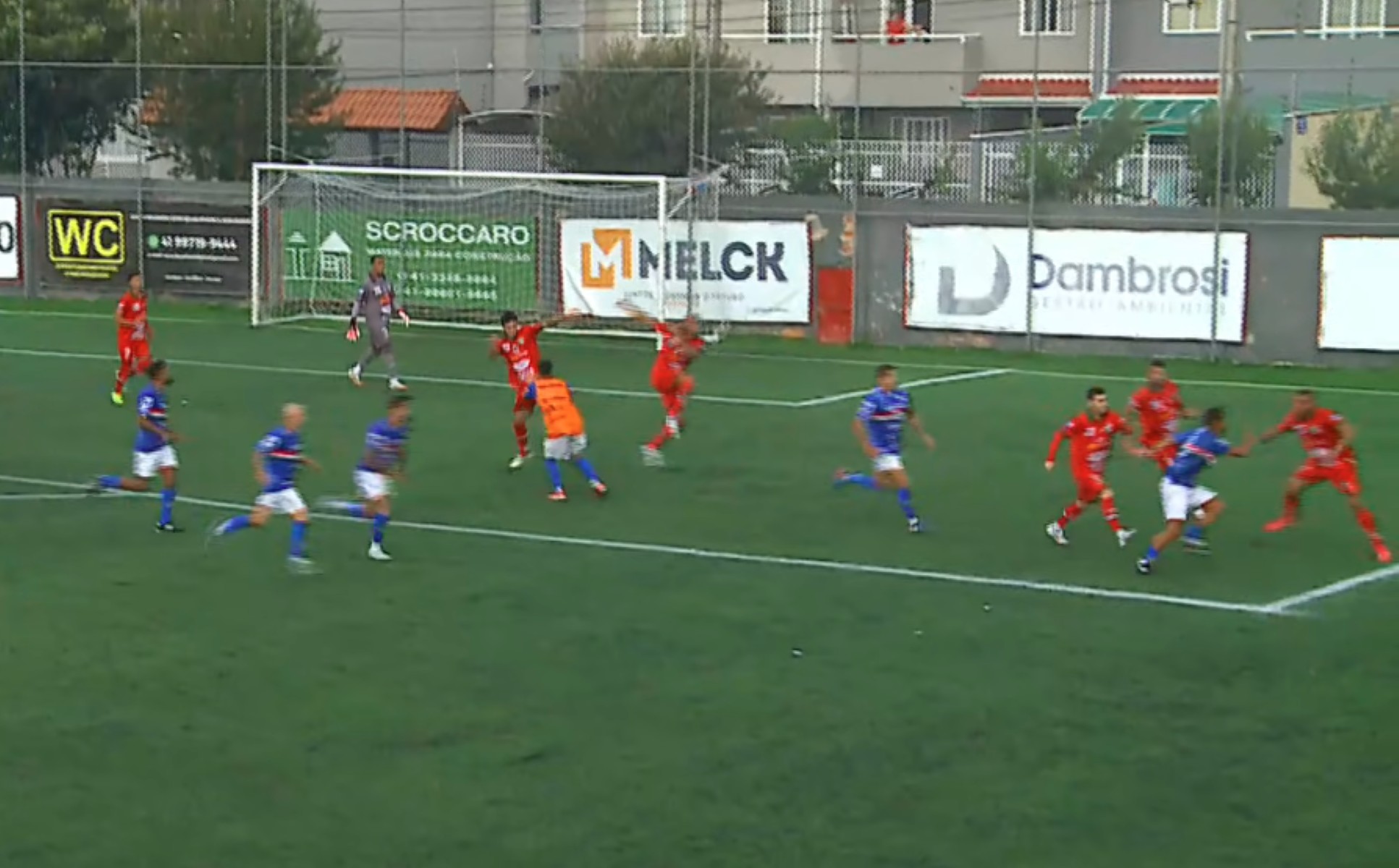 Bill, ex-Corinthians e Botafogo, vai parar em hospital após confusão em torneio amador no Paraná