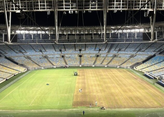 Maracanã passa por manutenção do gramado durante pausa do futebol