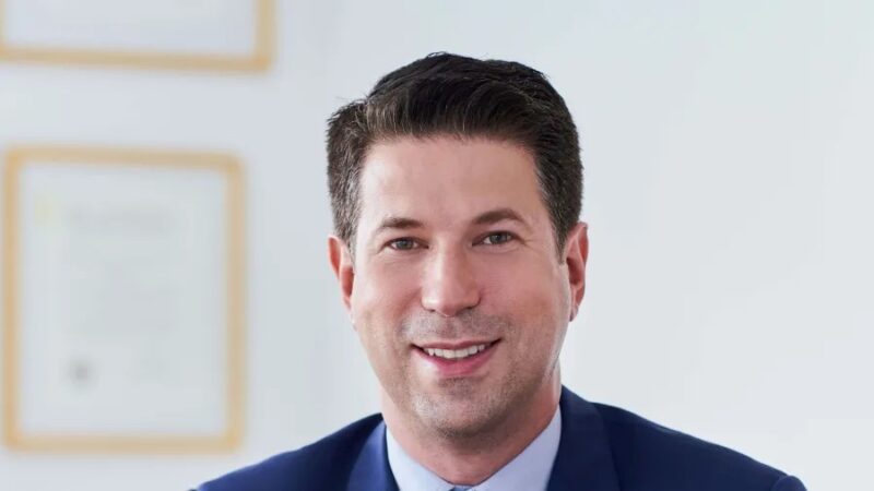 Professor da USP é preso pela imigração dos Estados Unidos após atirar com arma de chumbinho perto de sinagoga