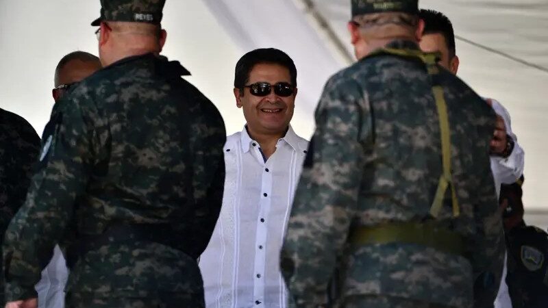 Como indulto de Trump a ex-presidente de Honduras mostra ‘incoerência’ de sua guerra ao narcotráfico na América Latina