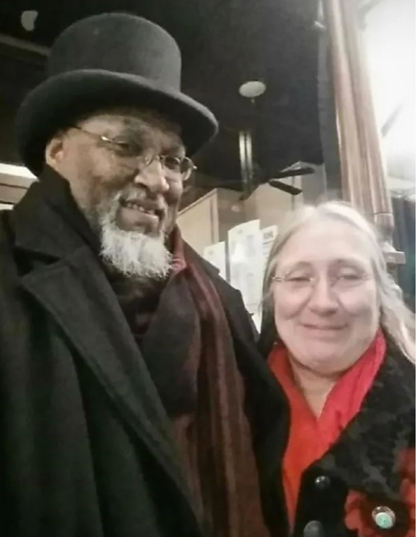 Ex-gerente do necrotério de Harvard é condenado a 8 anos de prisão por roubar e vender pedaços de corpos