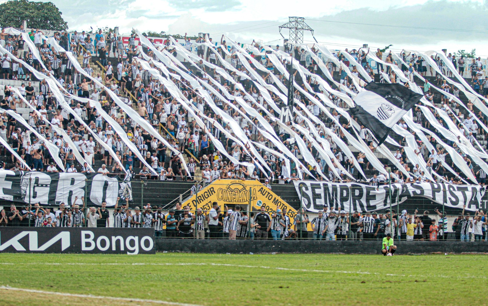 Qual presente de Natal você quer do Comercial? Vote na enquete