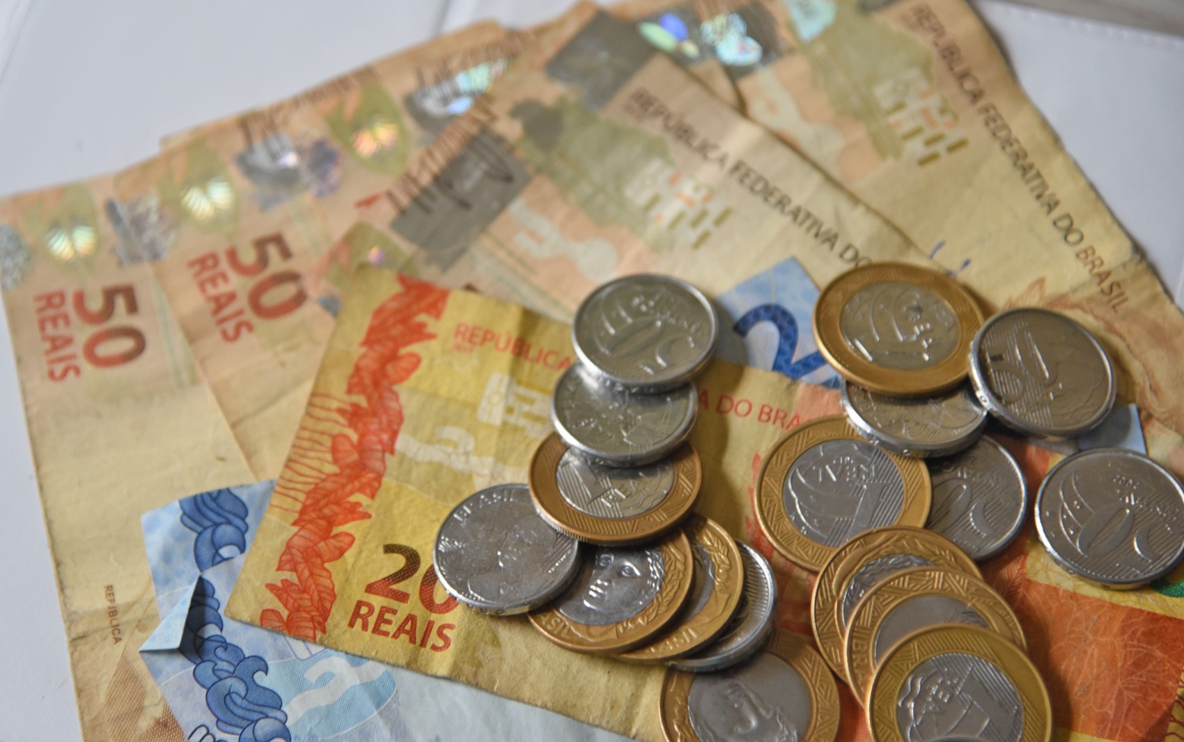 Com aumento de impostos, carga tributária bate recorde histórico em 2024 e alcança maior nível em mais de duas décadas