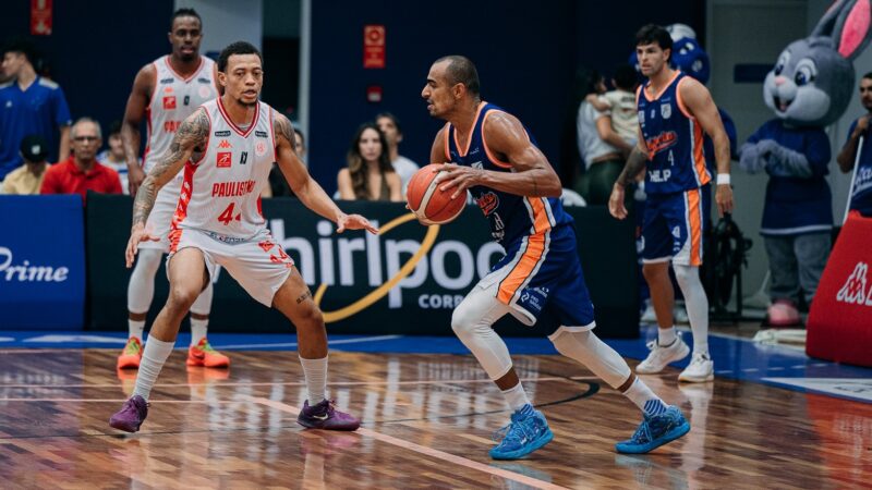 Unifacisa constrói vantagem, vê Paulistano equilibrar ações, mas garante vitória no NBB 2025/2026