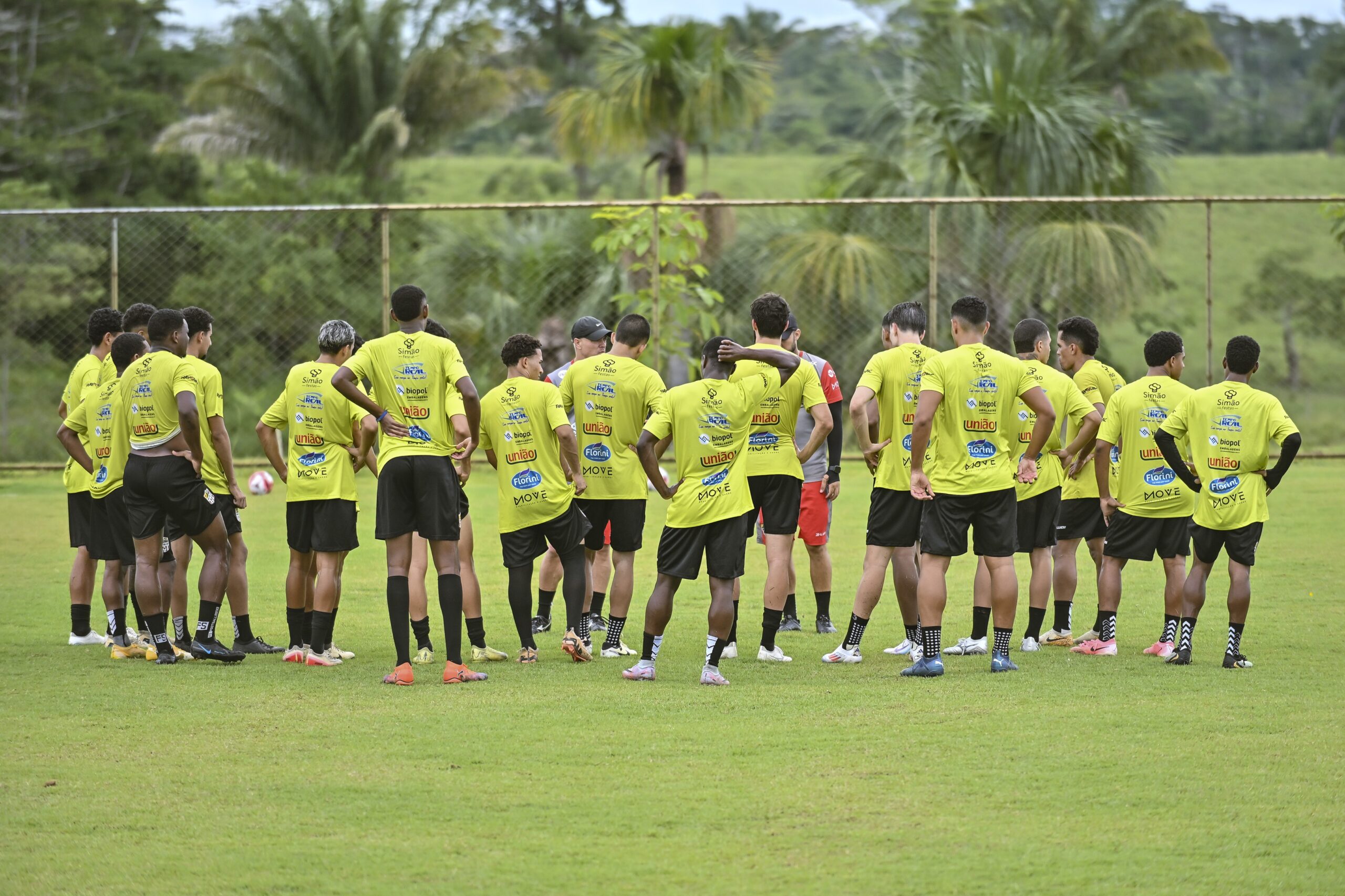 Santa Cruz-AC inicia pré-temporada com avaliações e esperando reforços para Acreano 2026