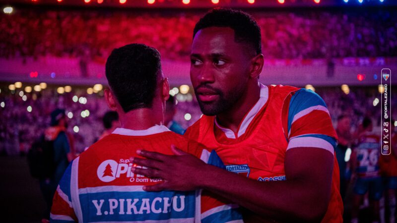 Coritiba negocia com o Fortaleza a contratação do lateral-direito Tinga