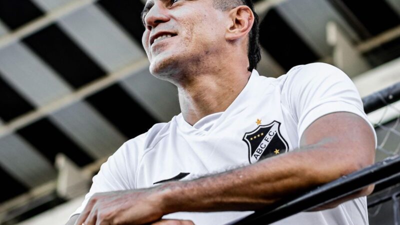 Edson escapa de punição no STJD após agressão em jogo da Série B