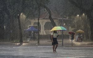 Inmet emite alerta vermelho com chegada de ciclone extratropical; veja quais áreas estão em risco