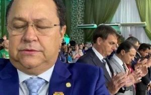 Treta santa: quem é o pastor-deputado acusado de traição e orgias pela ex-mulher