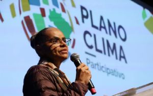 Marina Silva é hospitalizada após fratura na coluna