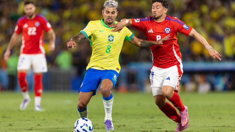 Santos faz proposta de mais de R$ 30 milhões por meio-campista chileno Felipe Loyola