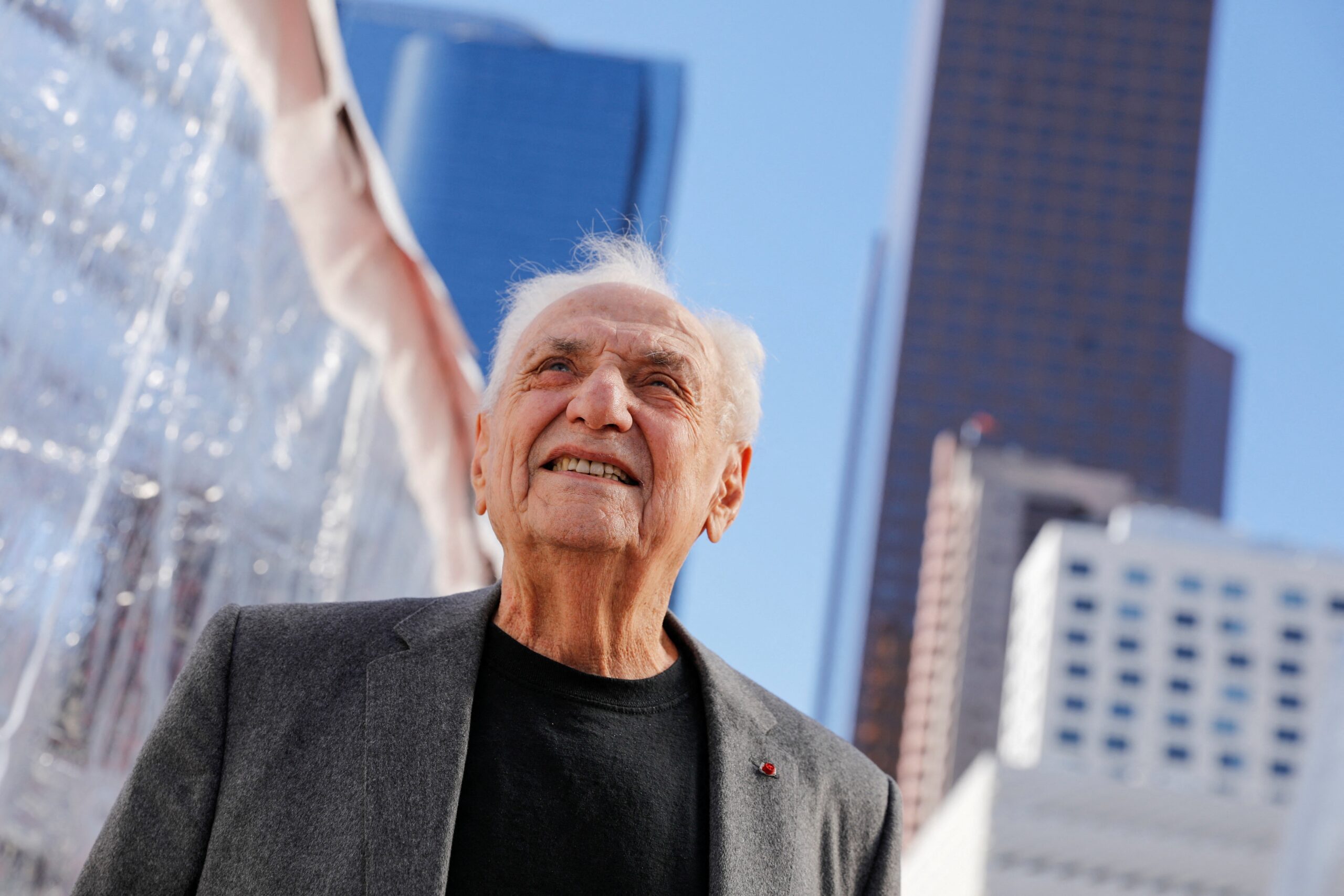Frank Gehry, ícone da arquitetura mundial, morre aos 96 anos