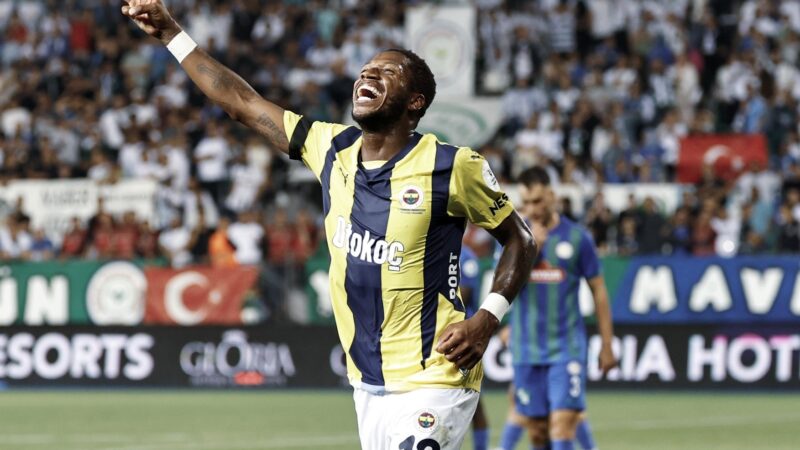 Atlético-MG tenta repatriar Fred, do Fenerbahçe