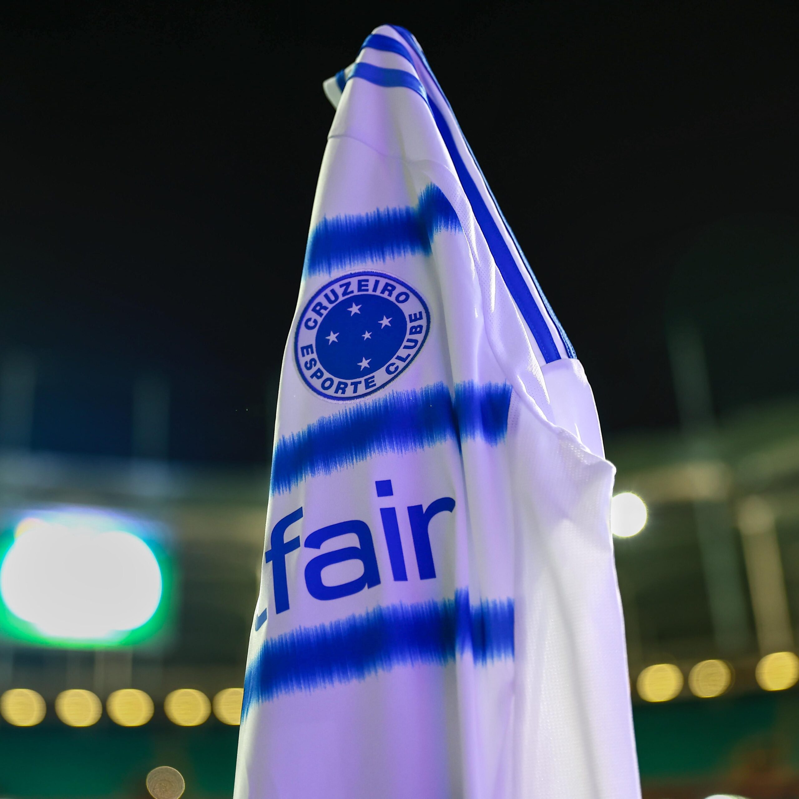 Cruzeiro anuncia troca de patrocinador máster na reta final da temporada