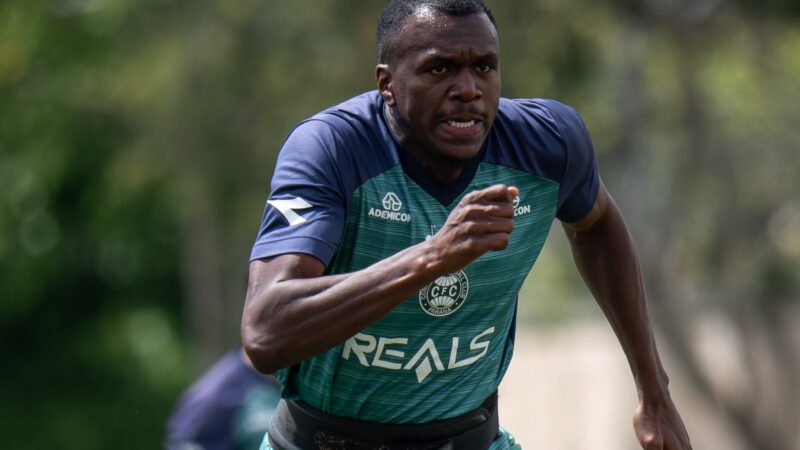 Zagueiro do Coritiba, Jacy sofre fratura na face e vai passar por cirurgia