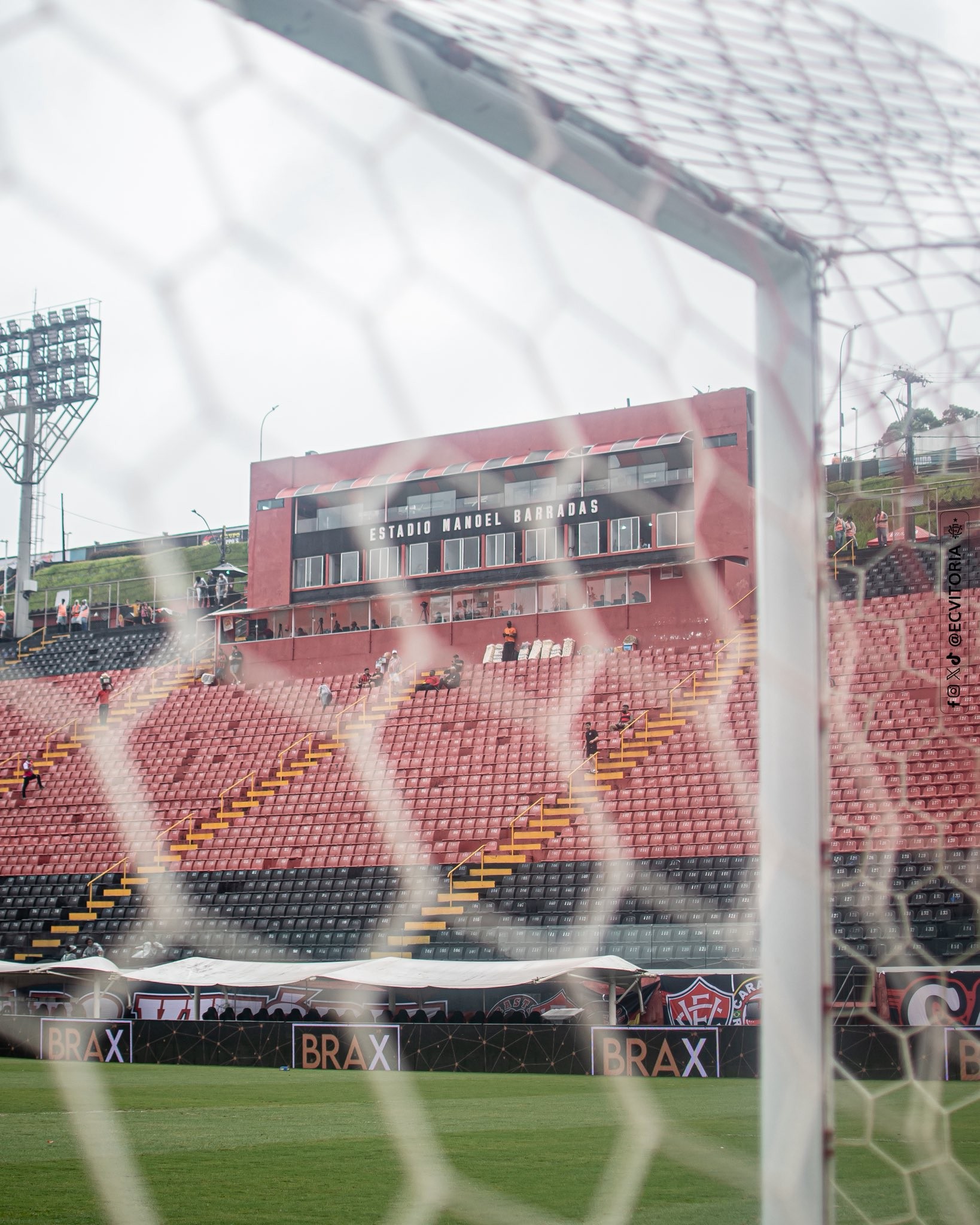 Vitória x São Paulo: onde assistir ao vivo, horário e escalações
