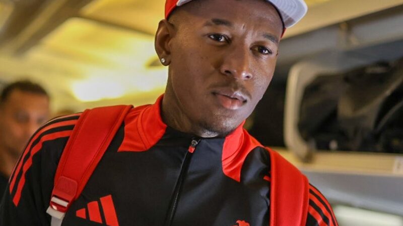 Vitão volta ao radar do Flamengo, que vê concorrência crescer e precisa convencer o zagueiro