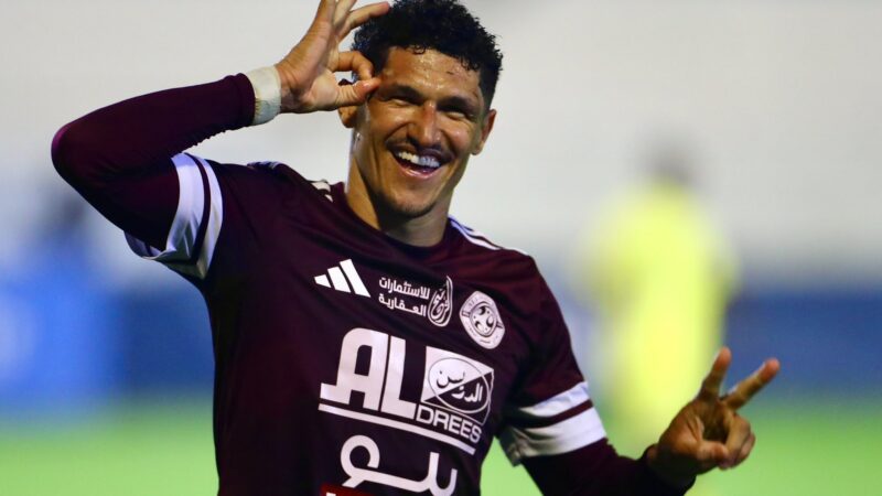 Ex-Cruzeiro, Luvannor fecha 2025 com invencibilidade e artilheiro em clube da Arábia Saudita