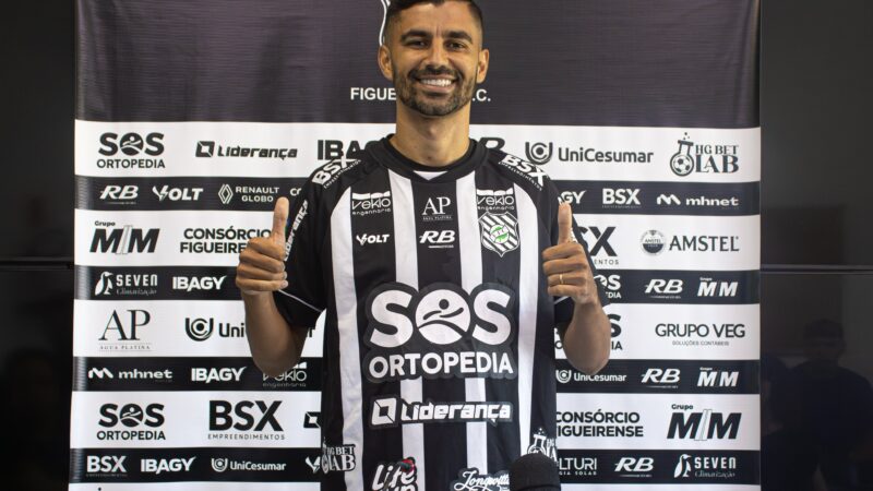 Jorginho em apresentação no Figueirense: “Chegaram a dizer que eu não voltaria mais a jogar”