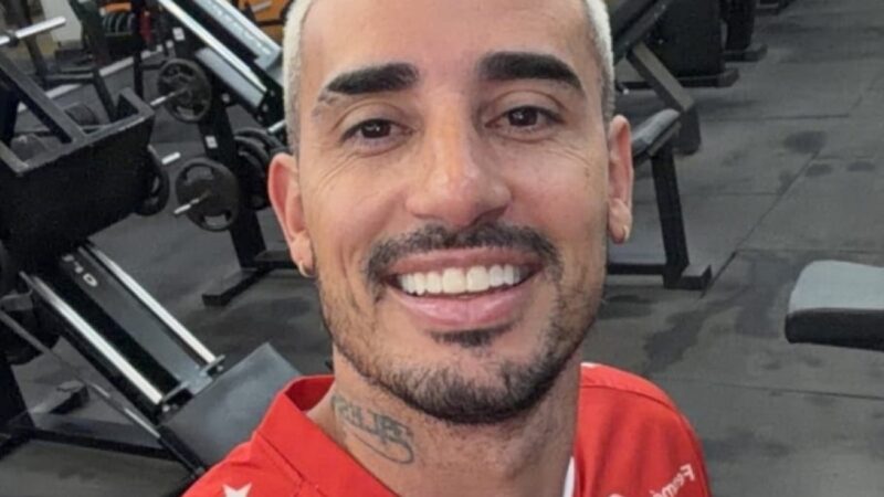 Será? Galhardo posta foto com camisa de clube carioca, que tenta viabilizar contratação