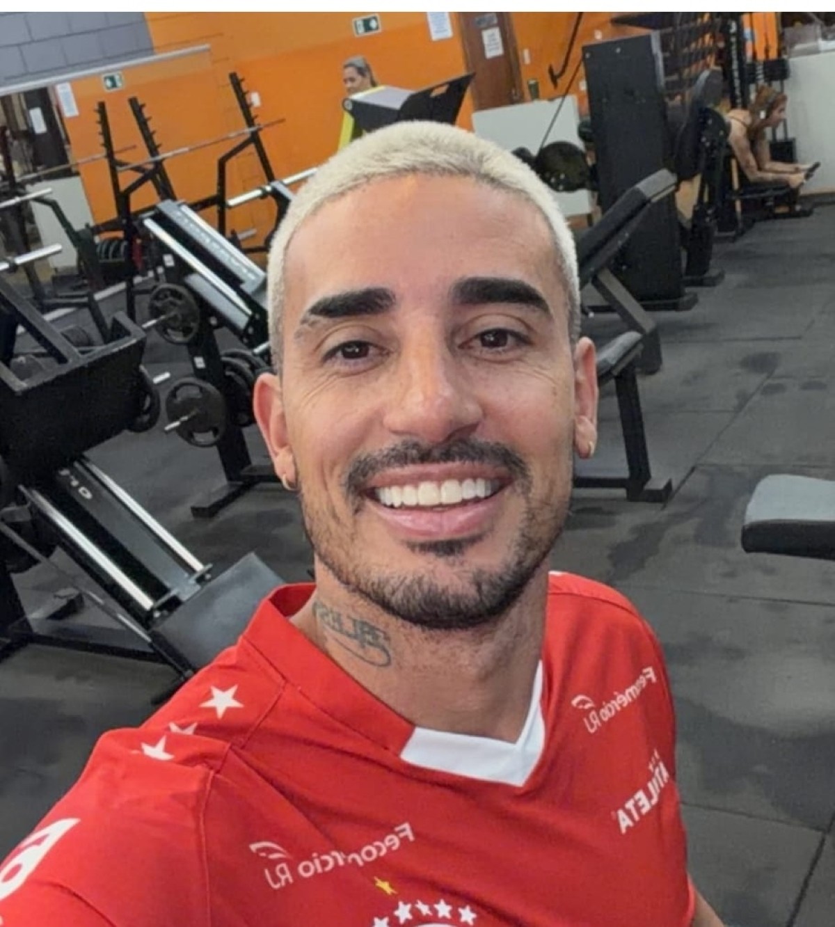 Será? Galhardo posta foto com camisa de clube carioca, que tenta viabilizar contratação