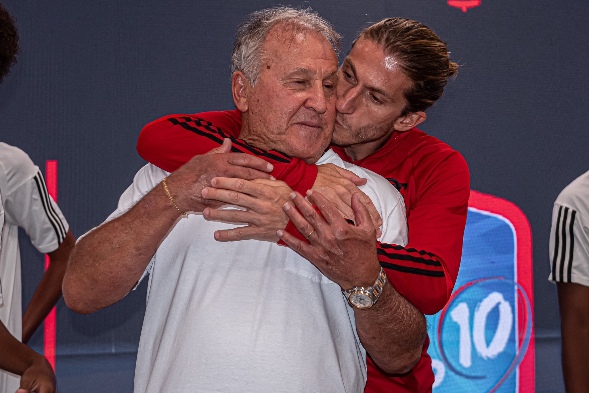 Zico torce por renovação, mas vê Flamengo forte mesmo sem Filipe Luís: “Plantel tem”