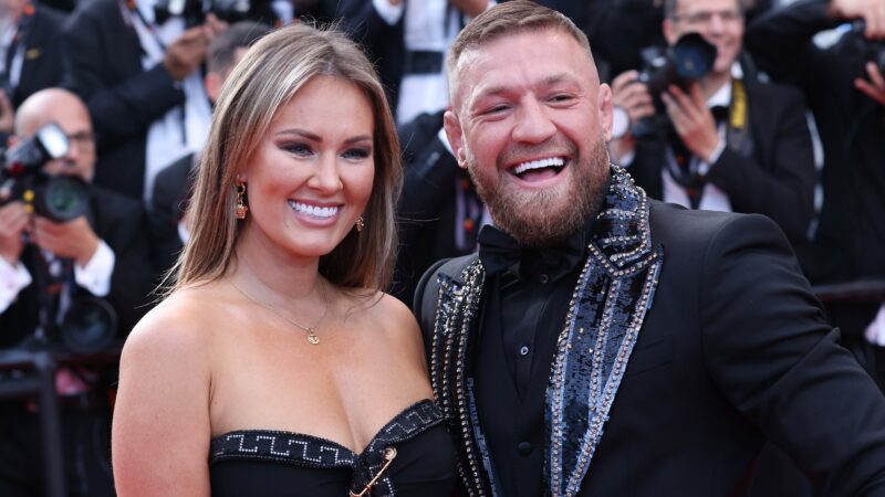 Conor McGregor se casa no Vaticano após cinco anos de noivado