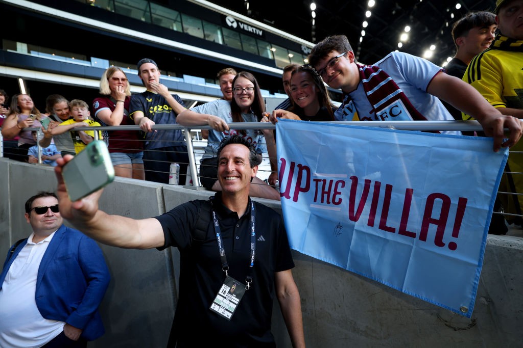 Veja como Unai Emery leva o Aston Villa a recorde de vitórias seguidas e briga no topo da Premier League