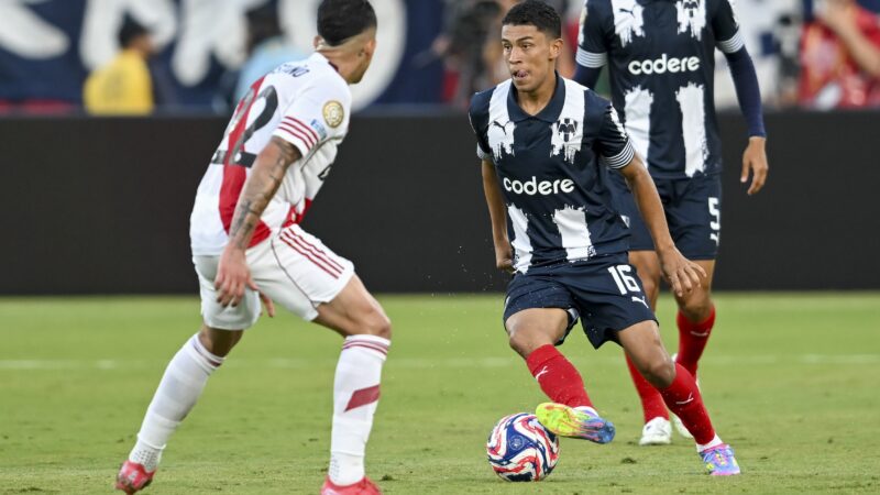 Vasco faz proposta para contratar Johan Rojas, meia do Monterrey