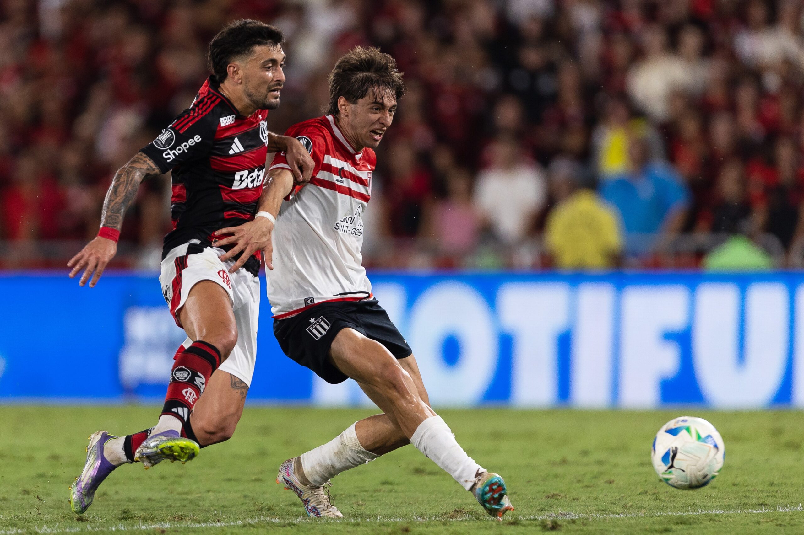 Bahia negocia contratação de lateral campeão argentino