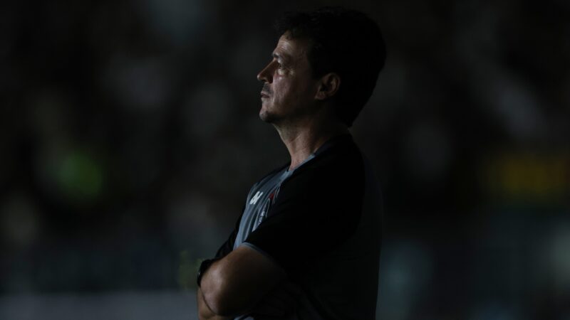 VC Escala: torcida do Vasco se divide sobre poupar jogadores no Brasileirão; monte seu time