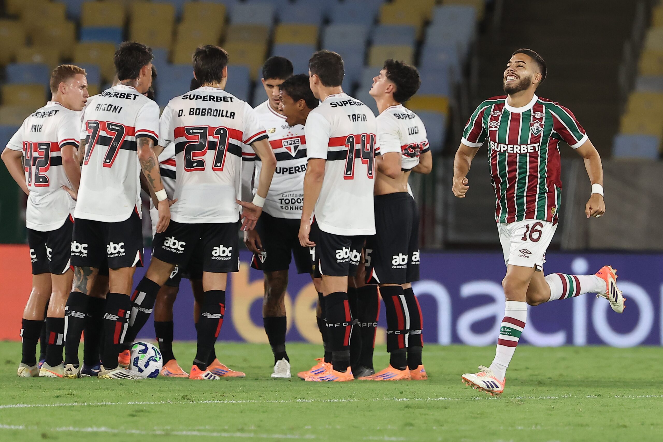 Desempenho defensivo do São Paulo é o pior no Brasileirão desde 2017; veja os números e compare