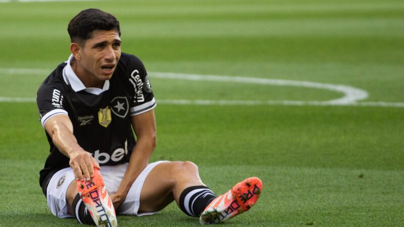 Savarino, Montoro, Chris Ramos… Veja as situações dos jogadores machucados do Botafogo