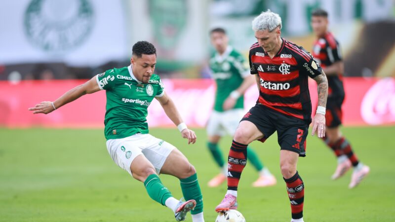 De contestado a consagrado: atuação de gala na final coroa novo status de Varela no Flamengo