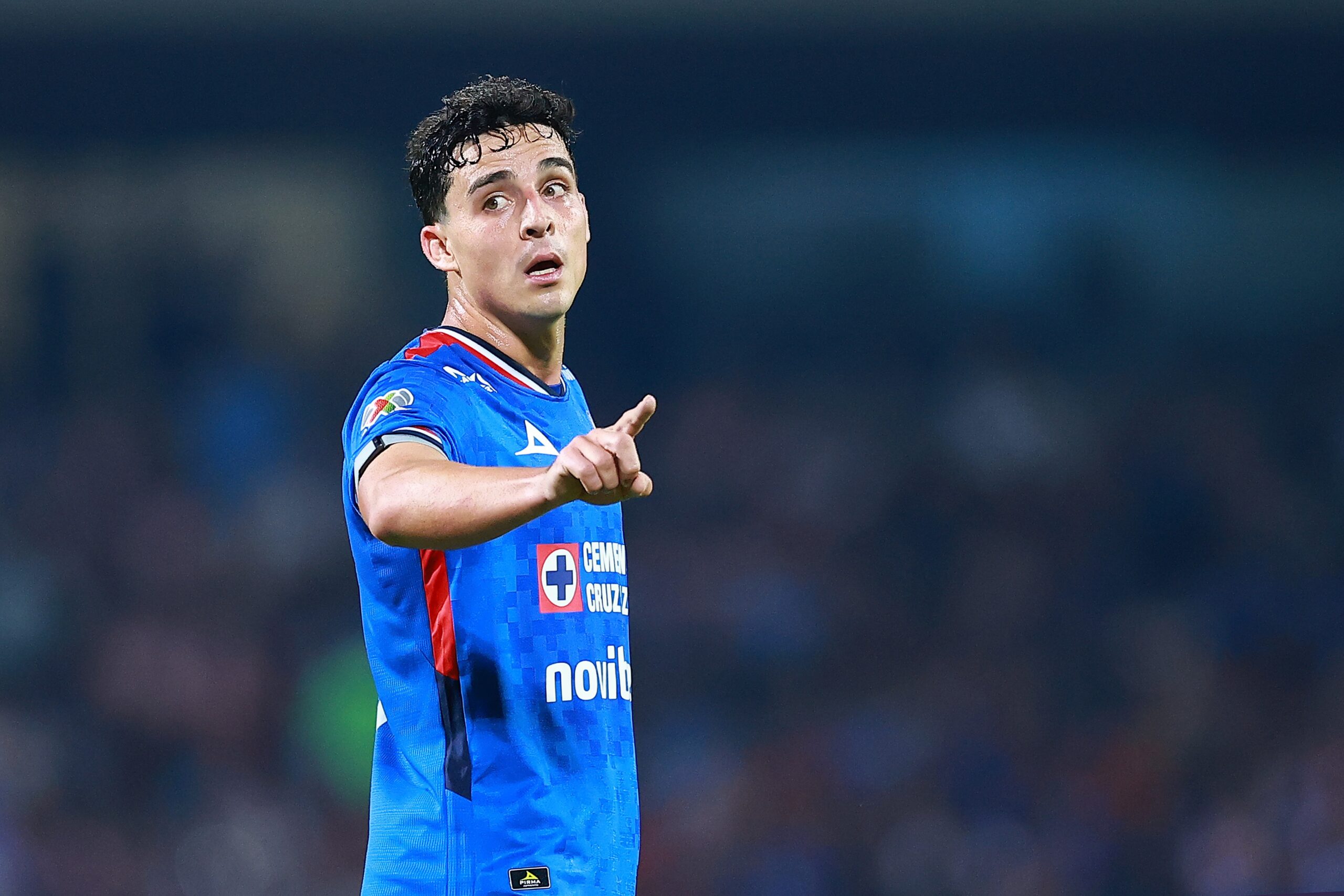 Meia do Cruz Azul enumera destaques do Flamengo: “Sabemos da magnitude do rival”