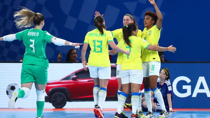 Brasil atropela o Japão e vai à semi da Copa do Mundo Feminina de Futsal
