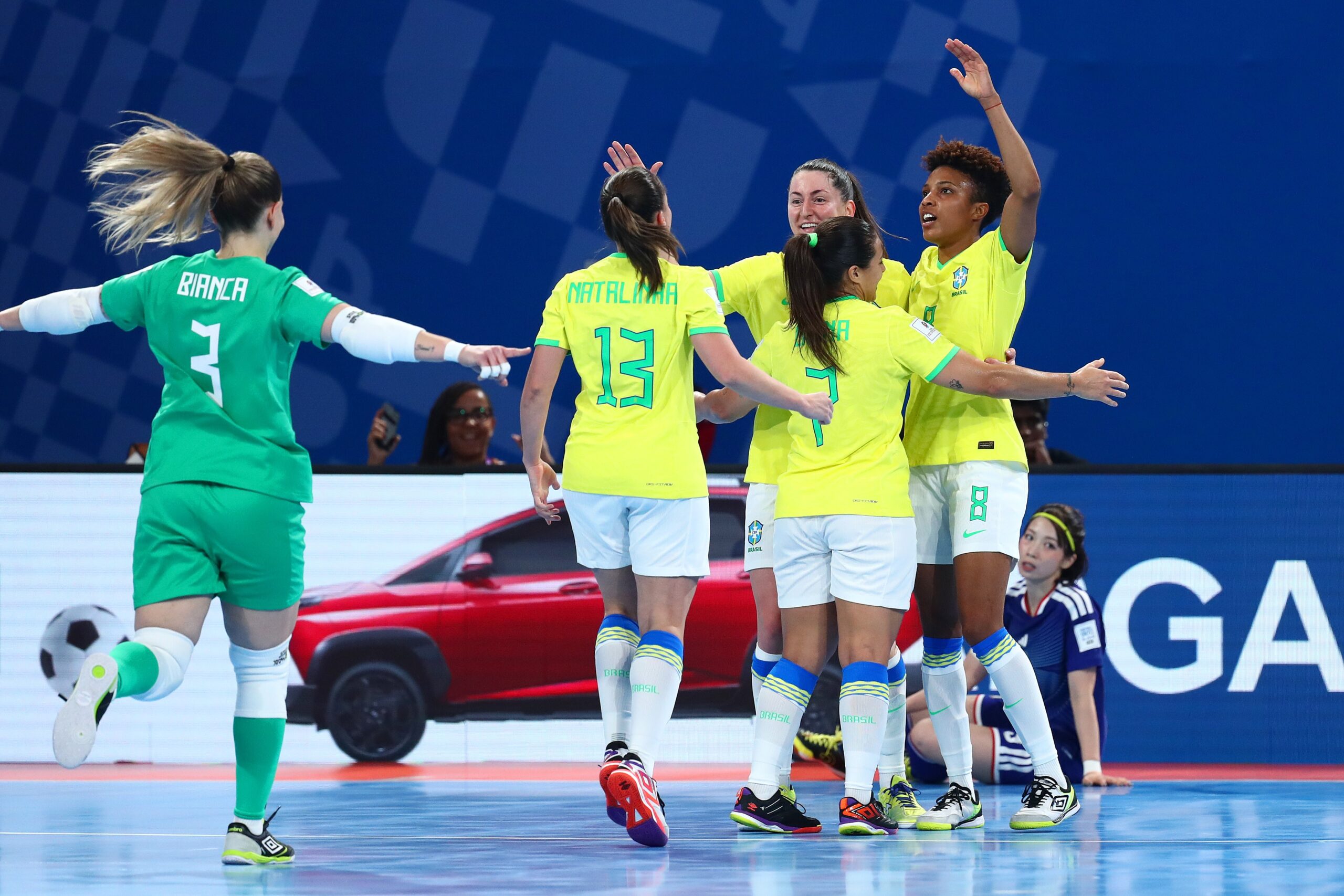 Brasil atropela o Japão e vai à semi da Copa do Mundo Feminina de Futsal